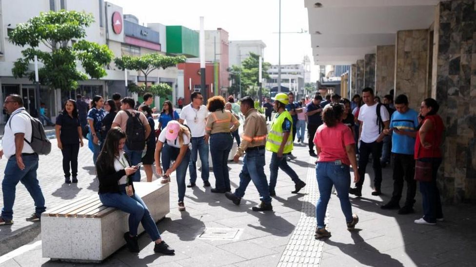 25,000 foreigners flee South Africa as unofficial deadline to leave expires