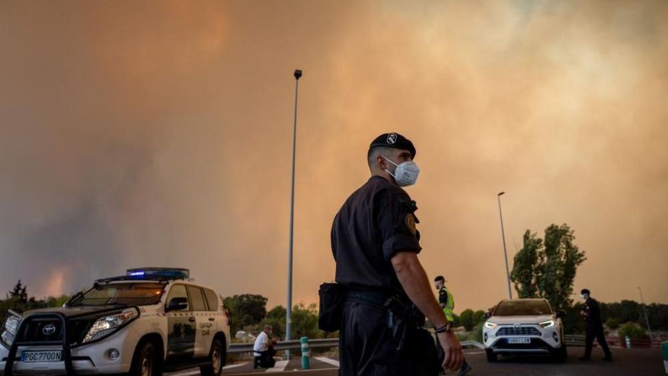 France: Massive blaze engulfs Cap Ferret forests as thousands evacuated
