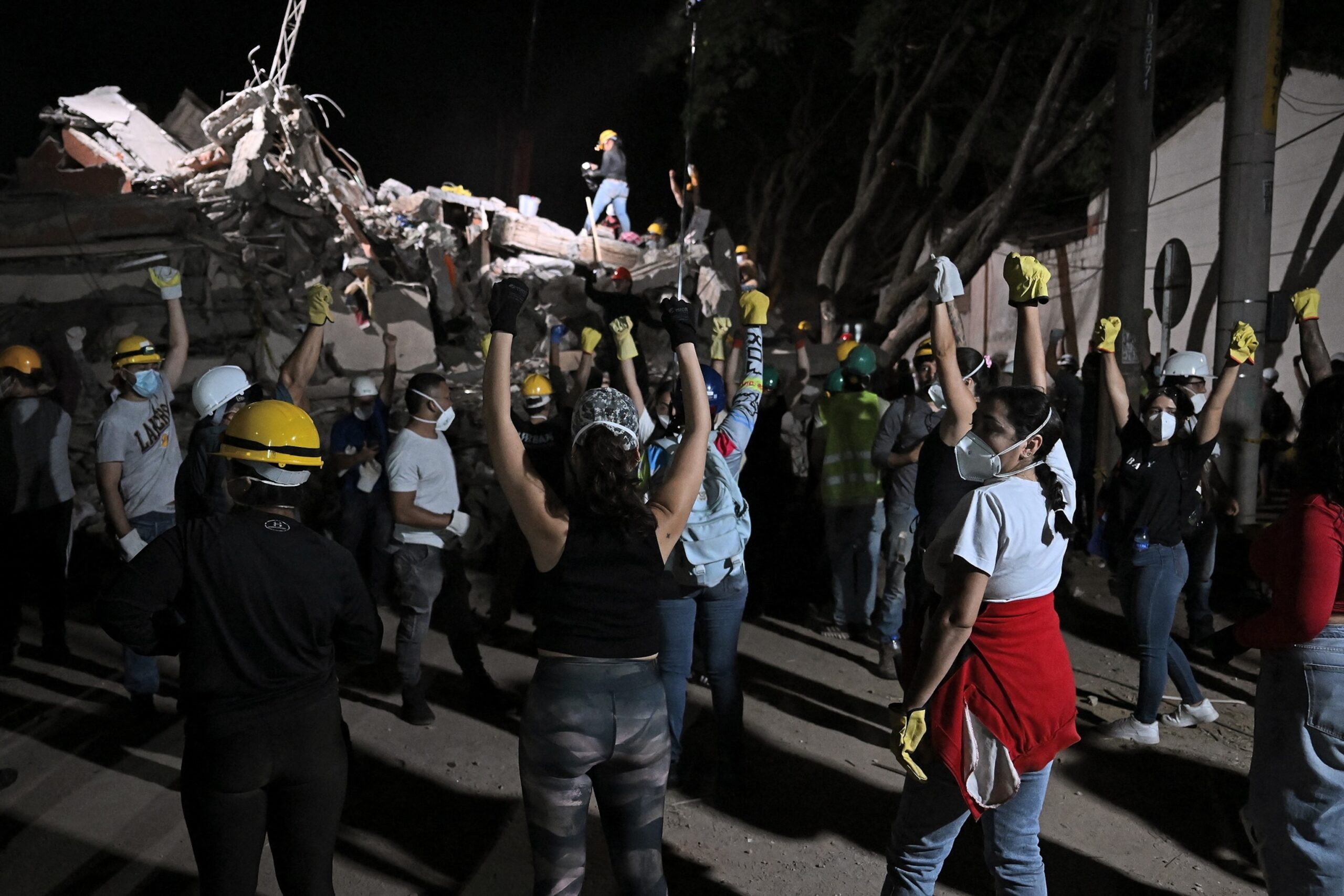 Quake leaves Colombian towns in ruins as Valle del Cauca counts dead
