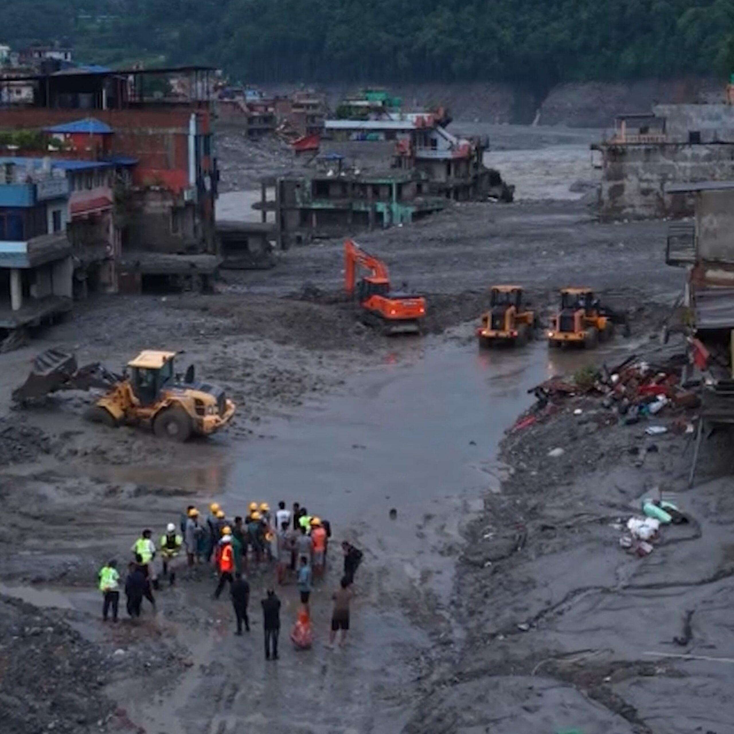 Nepal: army rescues hundreds as diaspora mourns lives lost